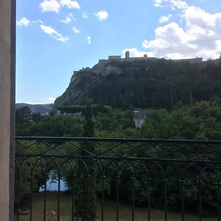 Chateau De La Cazette לינה וארוחת בוקר